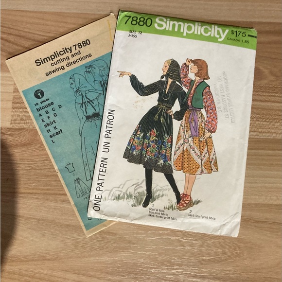 1976 Simplicity Misses Skirt,Vest,Scarf & Pullover Blouse 7880 - Picture 2 of 4